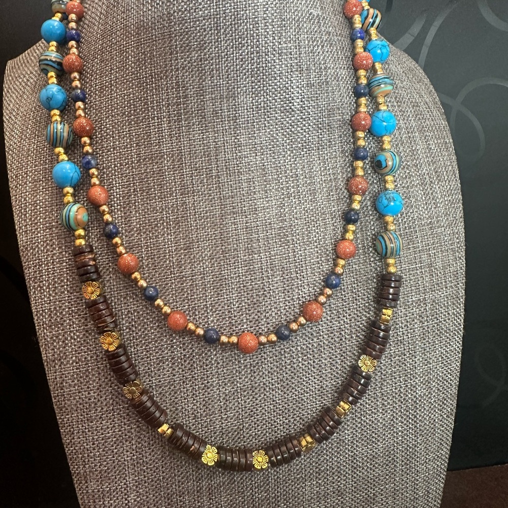 Elegant Beaded Necklace via with Blue Synthetic Malachite Brown Wood Accents